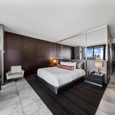 Huge Modern Luxury 17 Floor Panoramic Corner Suite With Open Balcony Las Vegas Extérieur photo