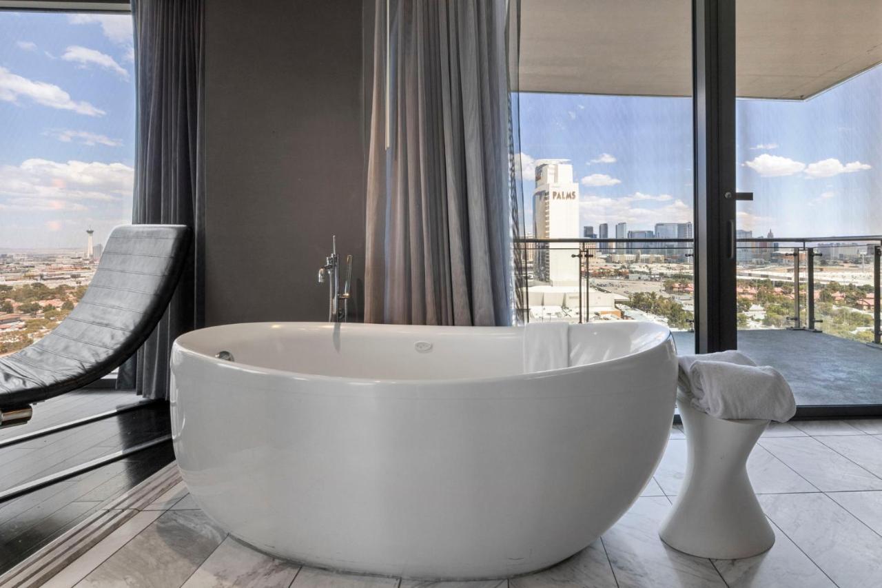 Huge Modern Luxury 17 Floor Panoramic Corner Suite With Open Balcony Las Vegas Extérieur photo