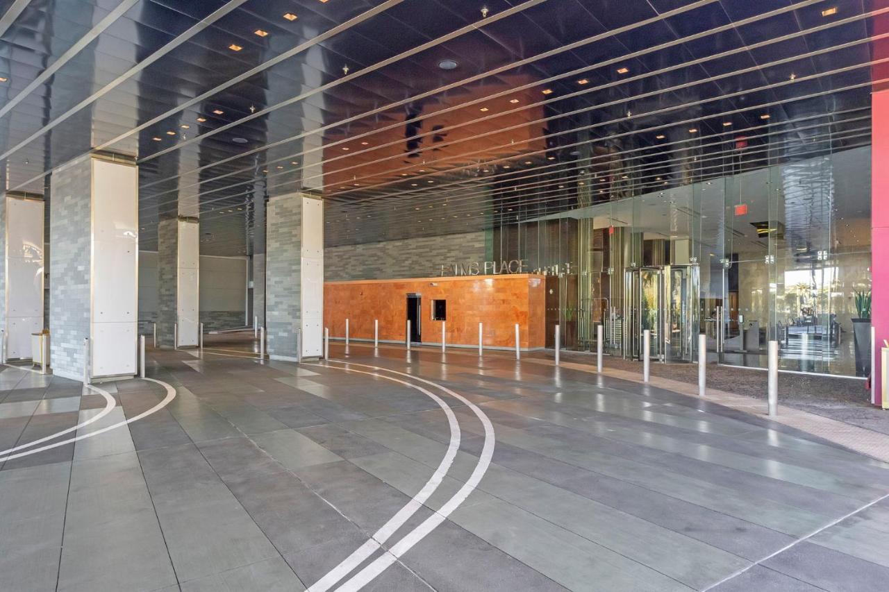 Huge Modern Luxury 17 Floor Panoramic Corner Suite With Open Balcony Las Vegas Extérieur photo