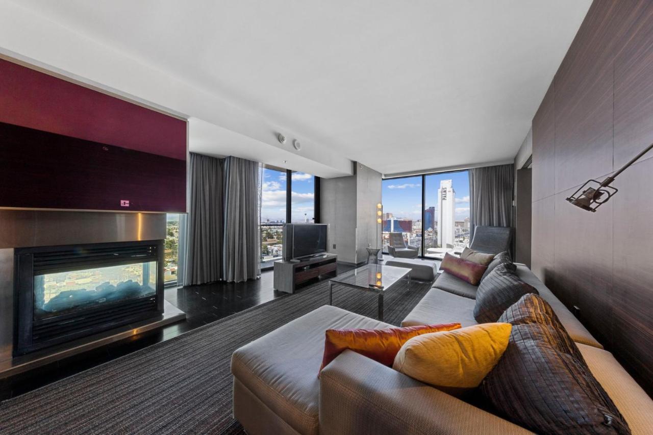 Huge Modern Luxury 17 Floor Panoramic Corner Suite With Open Balcony Las Vegas Extérieur photo
